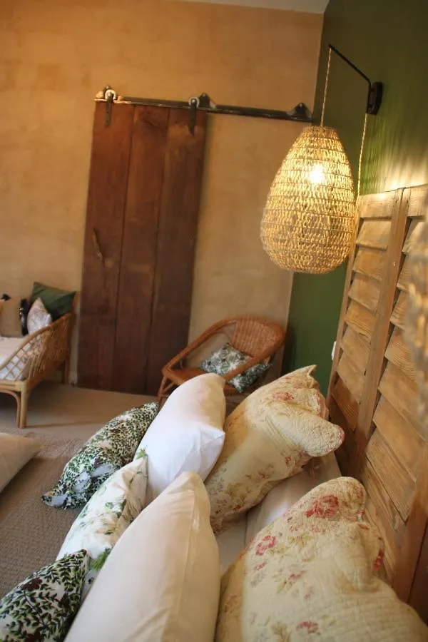 مبيت وإفطار Chirols La Demeure Des Maitres فندق مبيت وإفطار