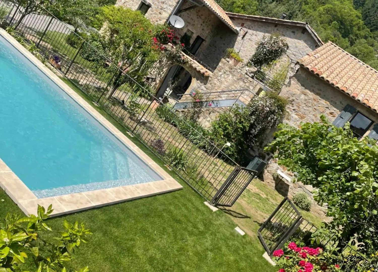 *** فندق مبيت وإفطار مبيت وإفطار Chirols La Demeure Des Maitres فرنسا