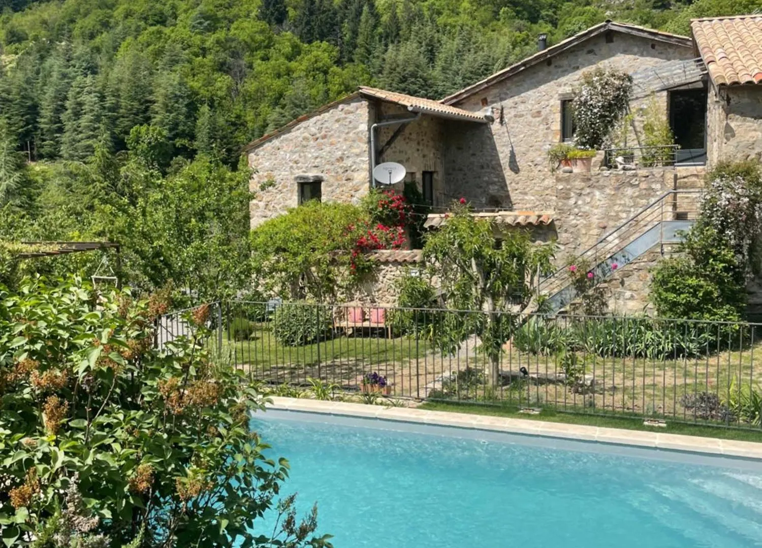 La Demeure Des Maitres Bed & Breakfast Chirols