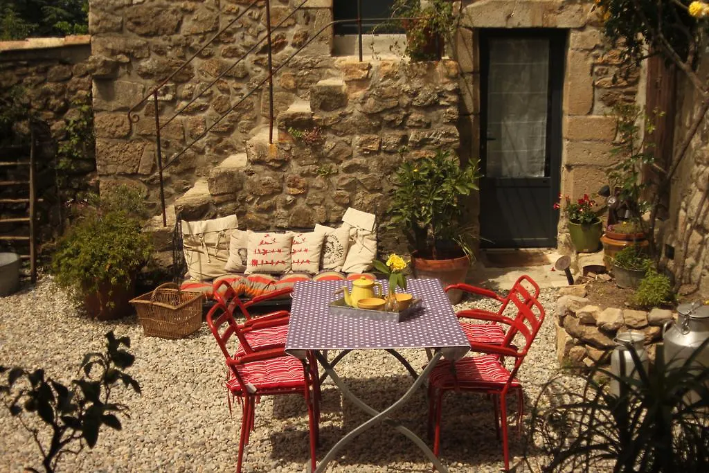 La Demeure Des Maitres Bed & Breakfast Chirols