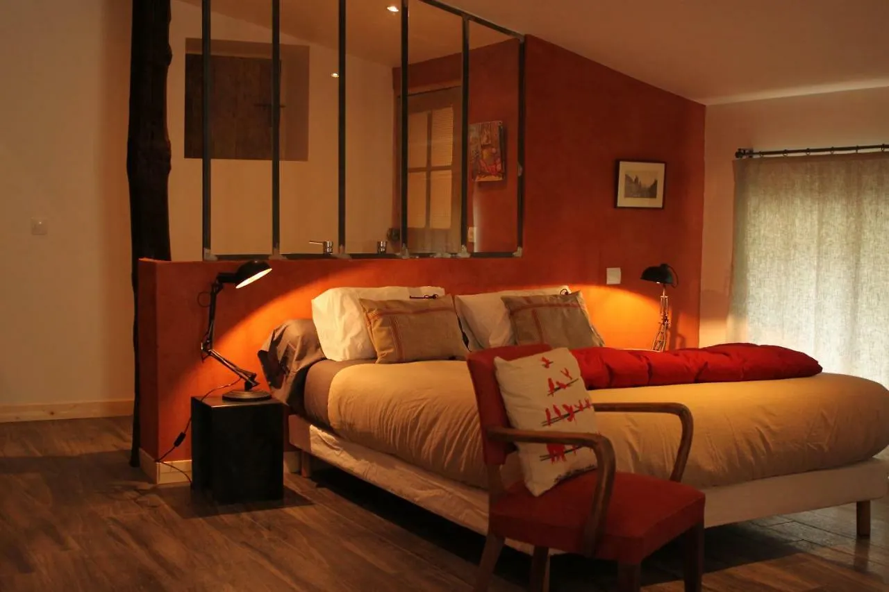 La Demeure Des Maitres Bed & Breakfast Chirols
