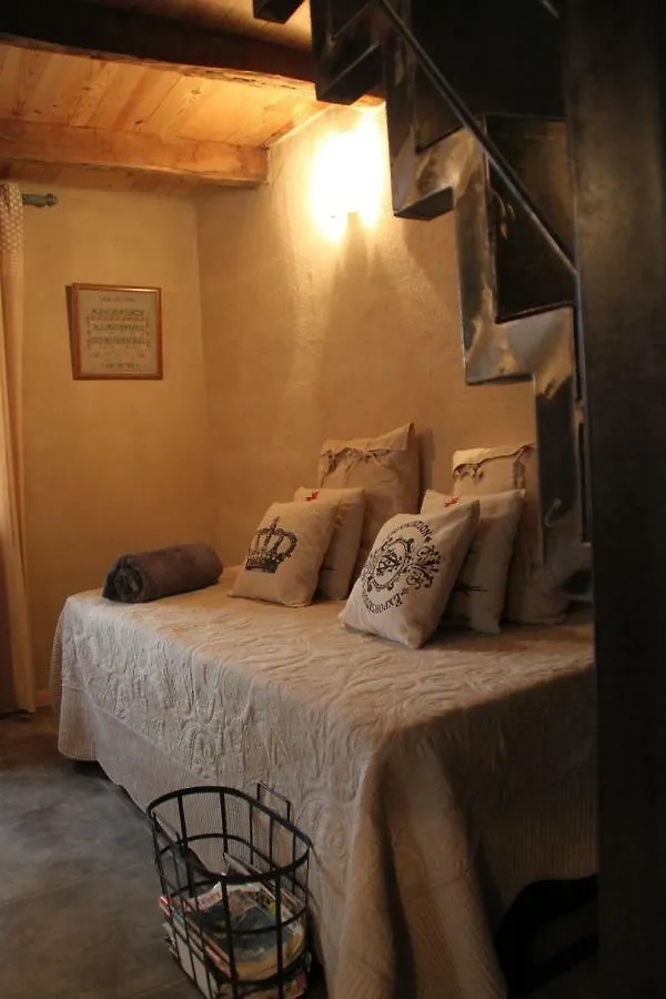 La Demeure Des Maitres Bed & Breakfast Chirols 3*,  France