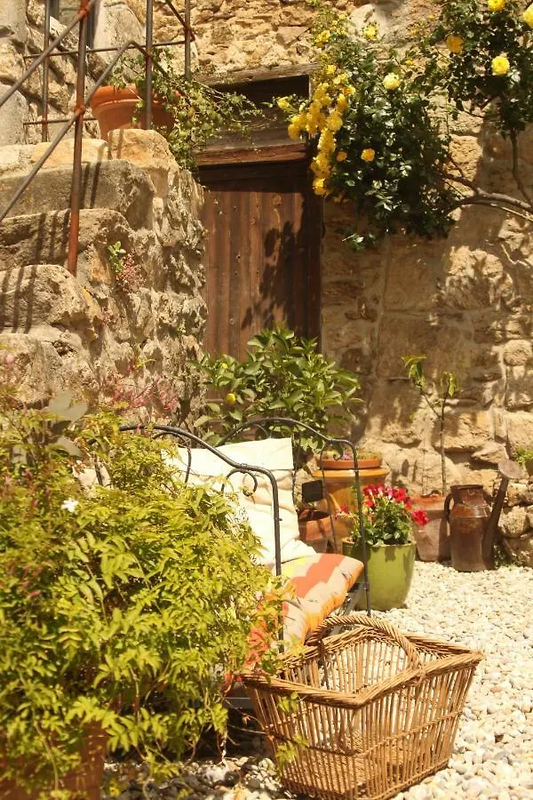 La Demeure Des Maitres Bed & Breakfast Chirols France