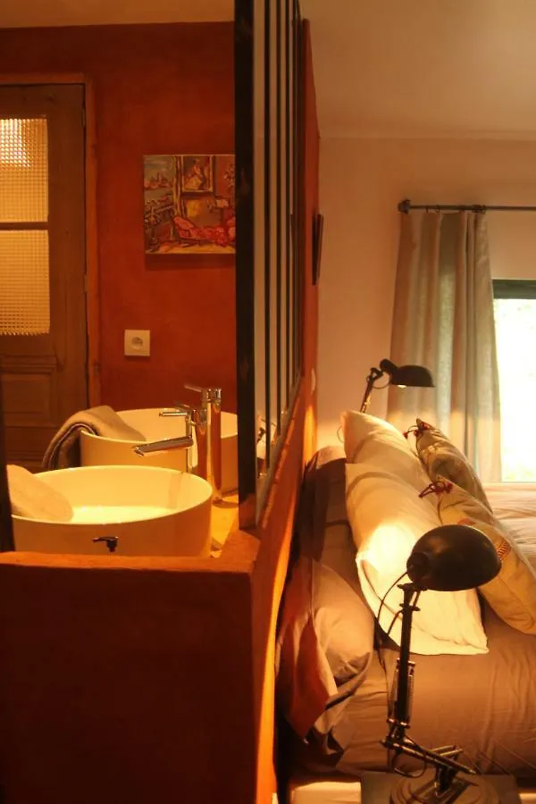 La Demeure Des Maitres Bed & Breakfast Chirols