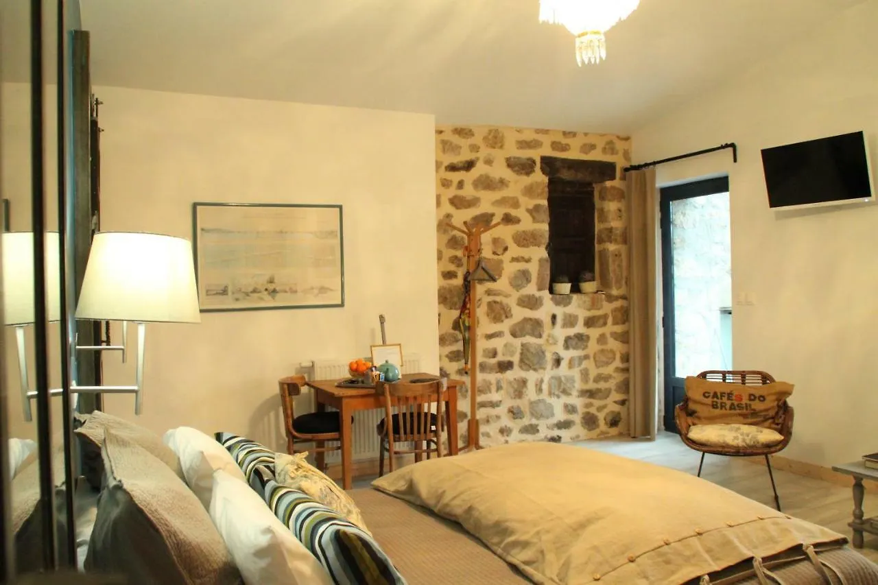 La Demeure Des Maitres Bed & Breakfast Chirols 3*,  France
